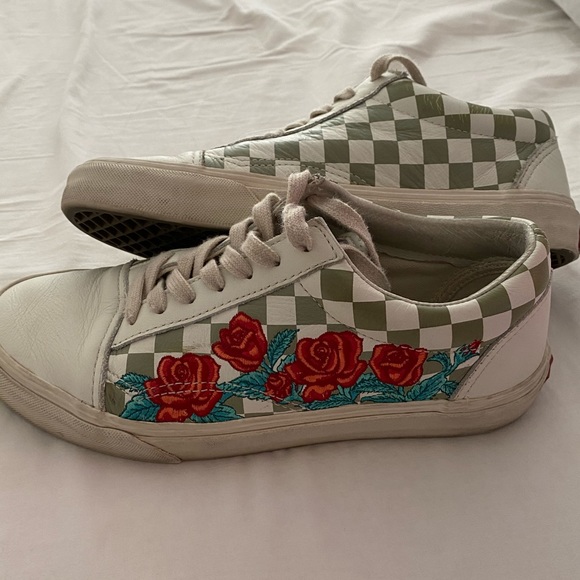 grey checkered vans with roses